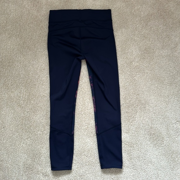 UA Under Armour HeatGear Reversible 2 Sided 7/8 Crop Compression Leggings - Picture 7 of 9